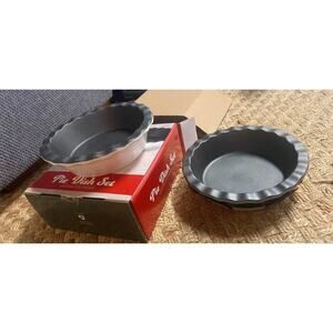 Parani pie dish set | glazed non-stick stoneware